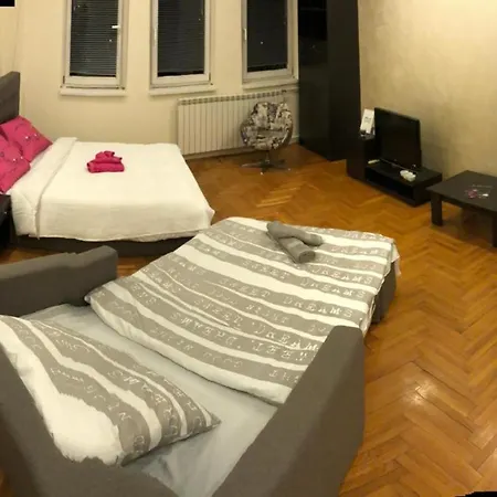 Arena West View Daire Belgrad